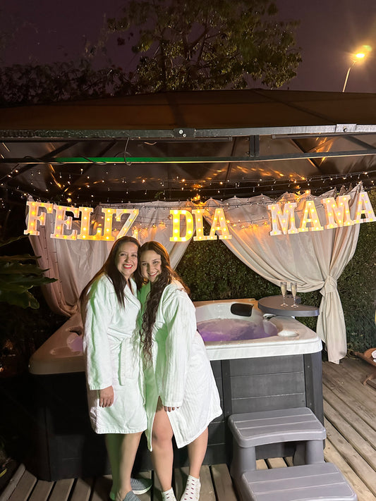 SPA MADRE E HIJA: 110 min Hidroterapia-Sauna + Masajes de Relajación con Piedras Calientes 50 min dúo