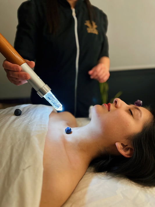 Reiki con Gemoterapia + Bastón atlante + Cuencos + Lectura de chakras + Flores de bach